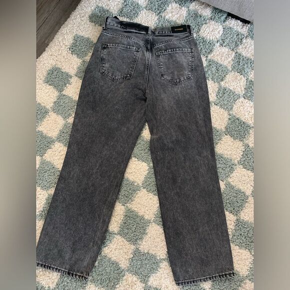NWT Express Denim Mom Jeans High Rise Jeans Black Distressed Ripped Size 2R - Picture 6 of 9